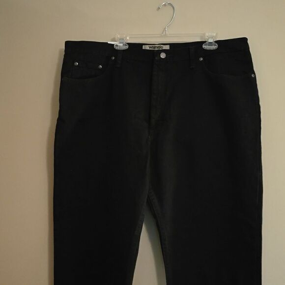 New with tags Wrangler Authentic Men's 42x30 Black Straight Leg Jeans - Picture 2 of 7